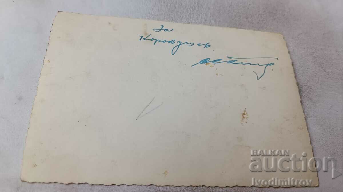 Photo Young men and two boys on the street with price 1.35 BGN | € 0.69 Photo Young men and two boys on the street with price 1.35 BGN | € 0.69