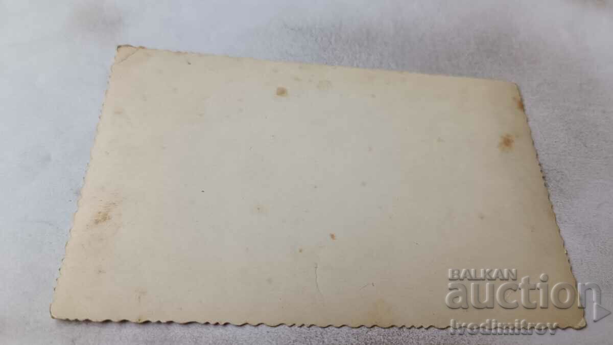 Photo Officer young men and women with price 1.45 BGN | € 0.74 Photo Officer young men and women with price 1.45 BGN | € 0.74