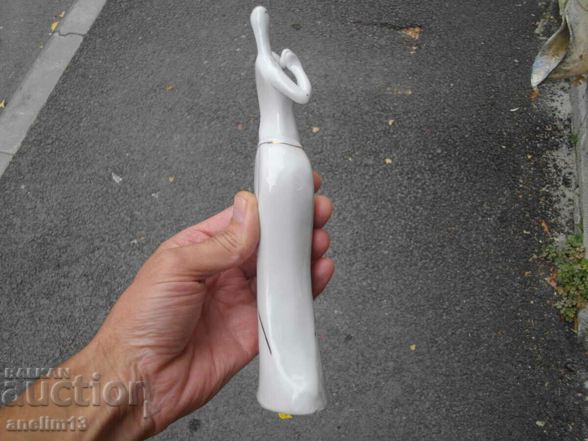 OLD PORCELAIN DANCER - 6 OLD PORCELAIN DANCER - 6