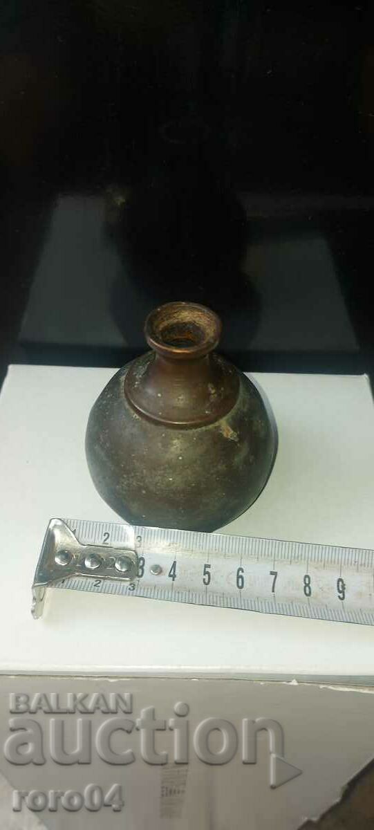 Auction VERY OLD OIL DISH Auction VERY OLD OIL DISH