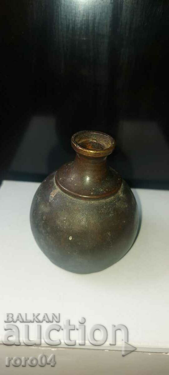 Delivery of VERY OLD OIL DISH Delivery of VERY OLD OIL DISH