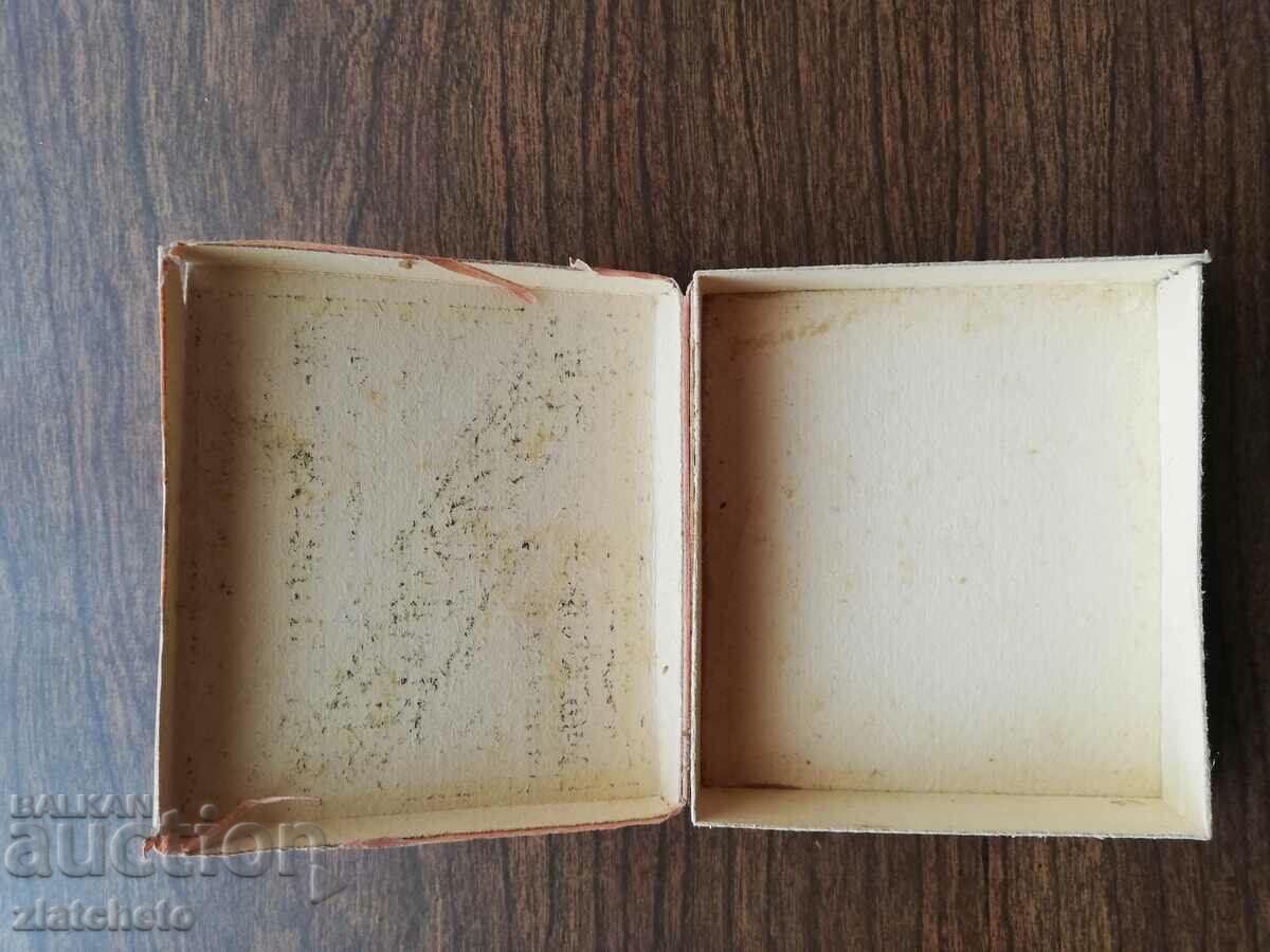 Box of cigarettes "Tomasyan" Kingdom of Bulgaria with price 30.00 BGN | € 15.34 Box of cigarettes "Tomasyan" Kingdom of Bulgaria with price 30.00 BGN | € 15.34