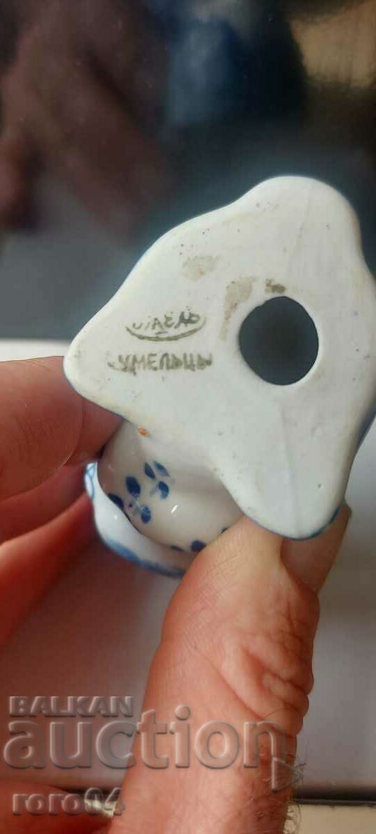 Auction BUNNY - GZHEL - RUSSIAN PORCELAIN Auction BUNNY - GZHEL - RUSSIAN PORCELAIN