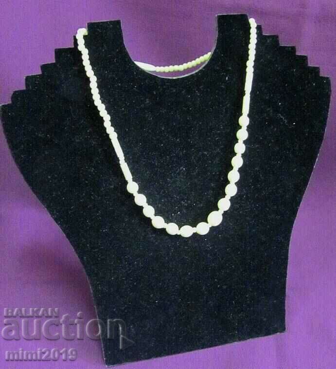 Vintich Women's Necklace bone with price 20.00 BGN | € 10.23 Vintich Women's Necklace bone with price 20.00 BGN | € 10.23