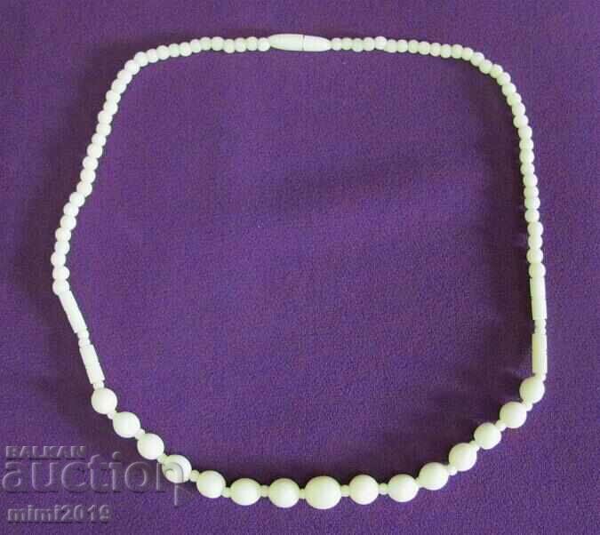 Auction Vintich Women's Necklace bone Auction Vintich Women's Necklace bone