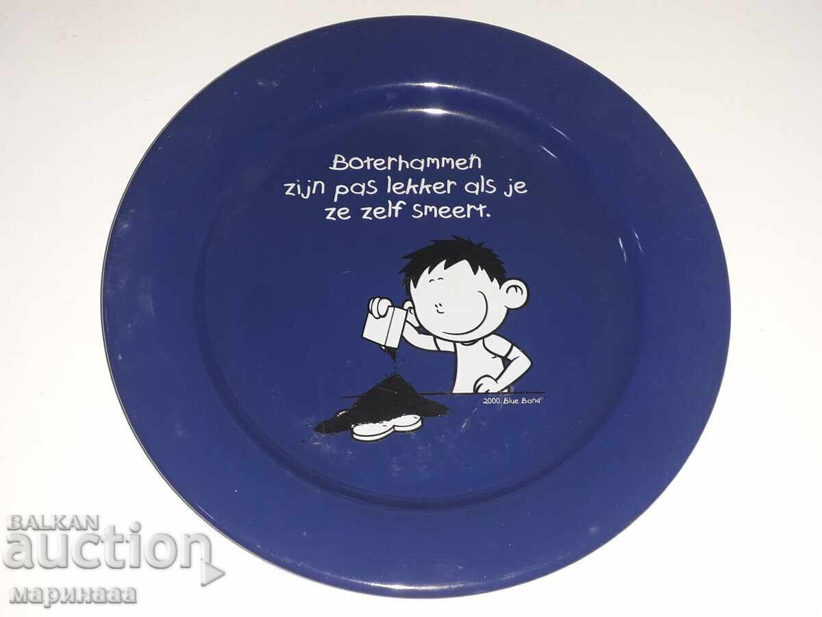 Auction A NEW PLATE. PORCELAIN Auction A NEW PLATE. PORCELAIN