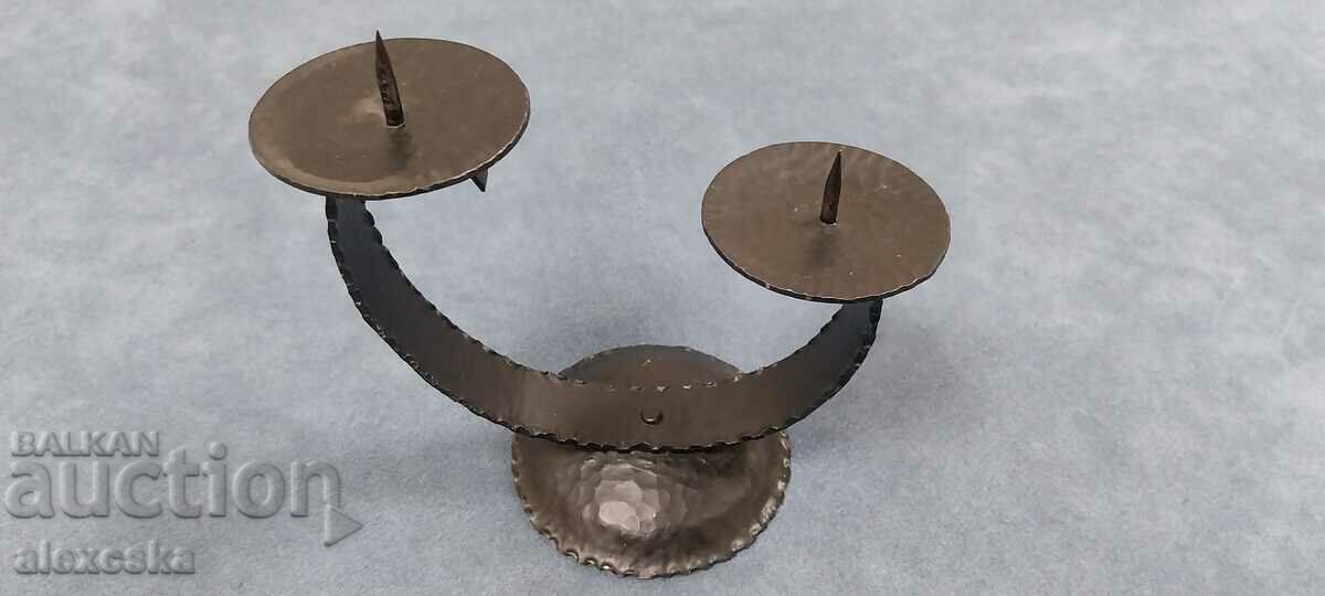 Livrarea Sfeșnic vechi - Fier forjat Livrarea Sfeșnic vechi - Fier forjat