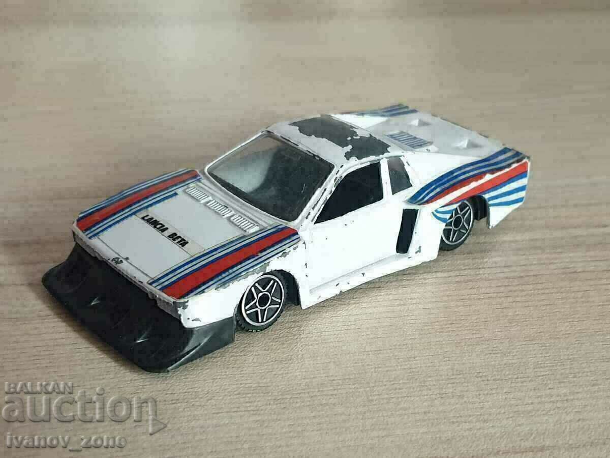 Trolley Polistil Plastic 1/40 Scale Lancia Beta - Italy with price 30.00 BGN | € 15.34 Trolley Polistil Plastic 1/40 Scale Lancia Beta - Italy with price 30.00 BGN | € 15.34