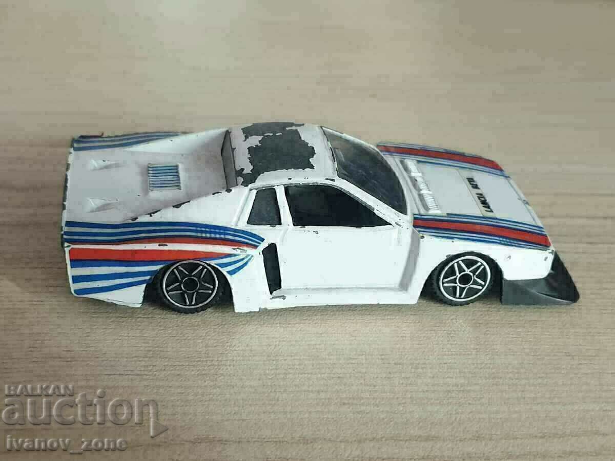 Auction Trolley Polistil Plastic 1/40 Scale Lancia Beta - Italy Auction Trolley Polistil Plastic 1/40 Scale Lancia Beta - Italy