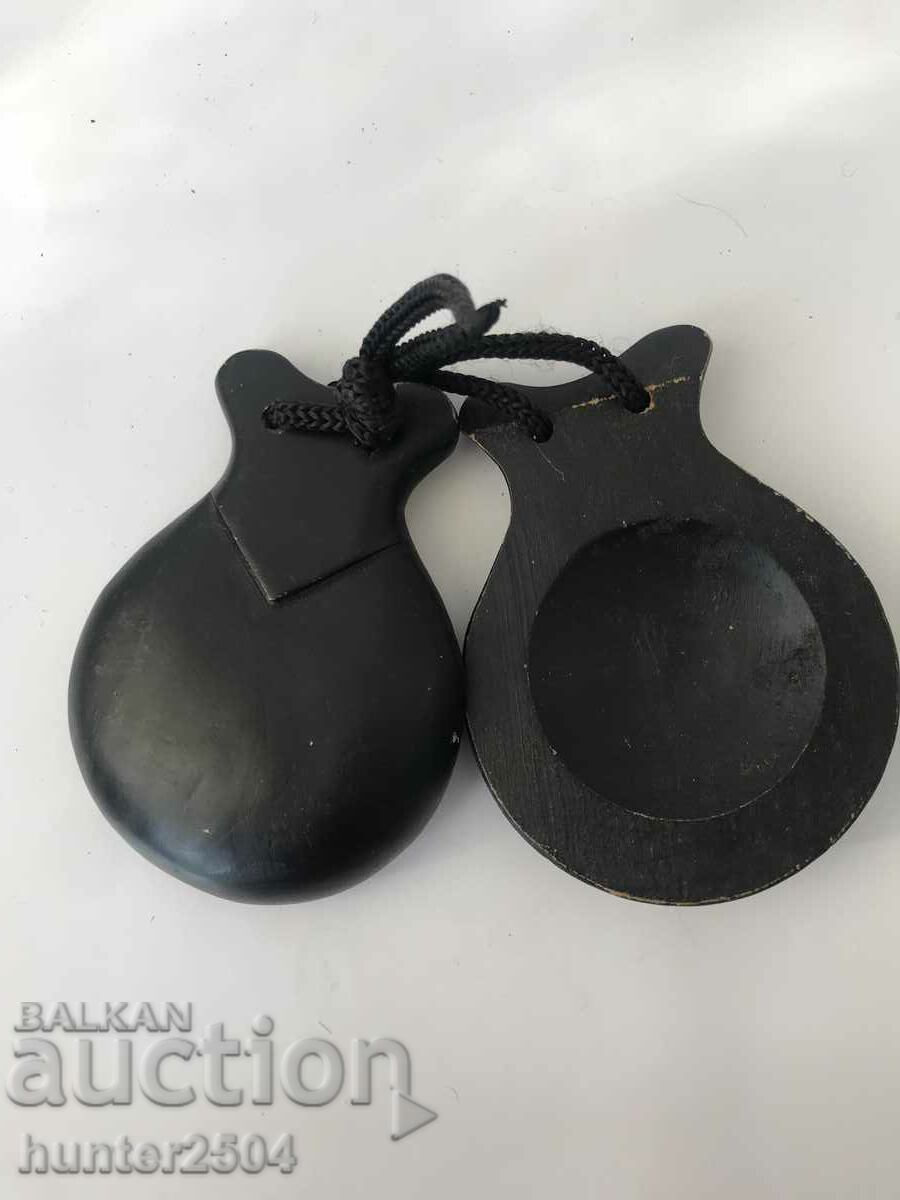 Castanete-9/6 cm Africa cu preț 13.95 BGN | € 7.13