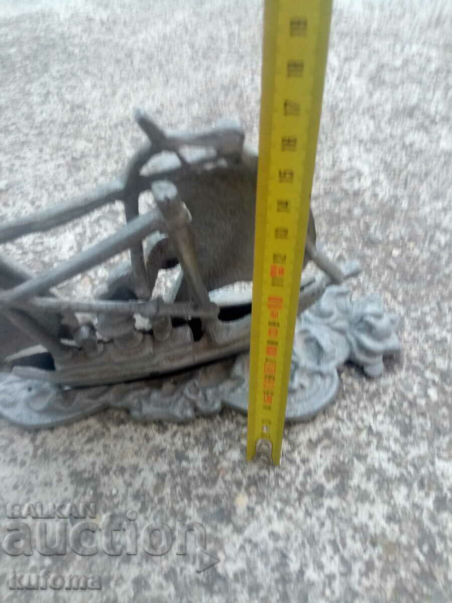 Licitație Nava veche din aluminiu Licitație Nava veche din aluminiu