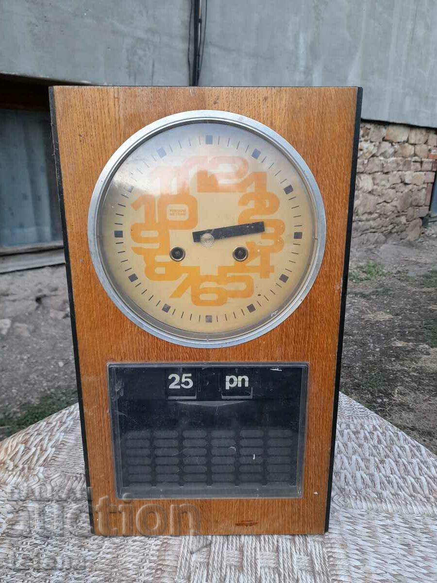 Old clock Predom