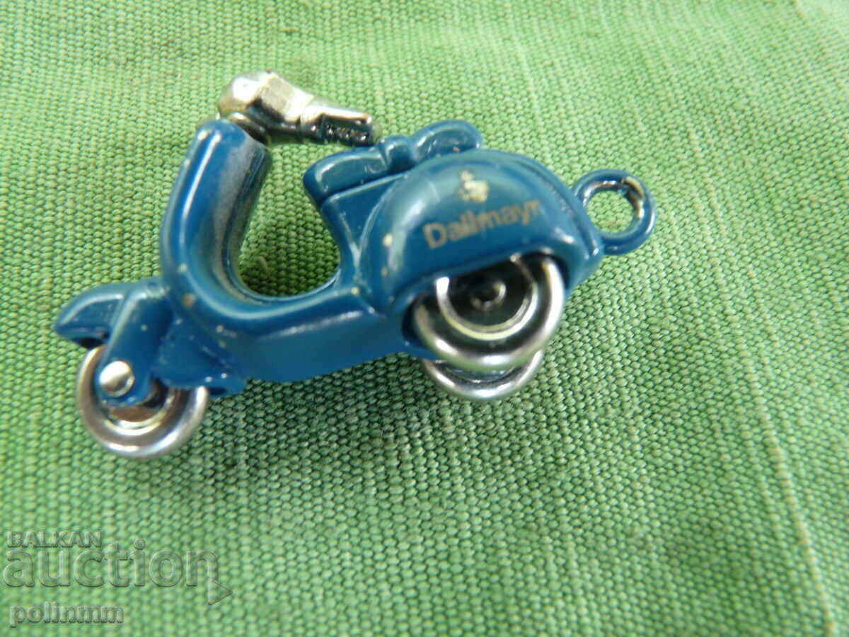Mini metal bike with price 50.00 BGN | € 25.56 Mini metal bike with price 50.00 BGN | € 25.56