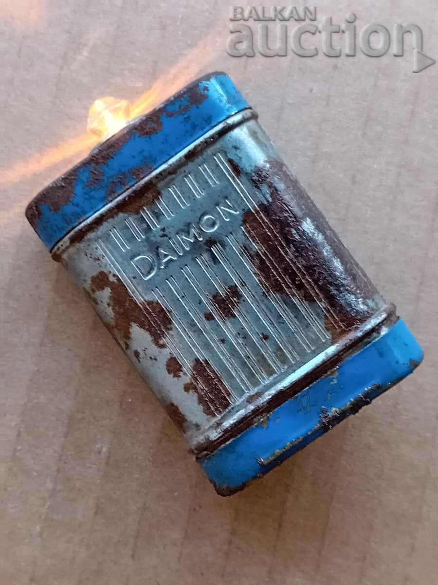 Delivery of small metal mini DAIMON flashlight Delivery of small metal mini DAIMON flashlight