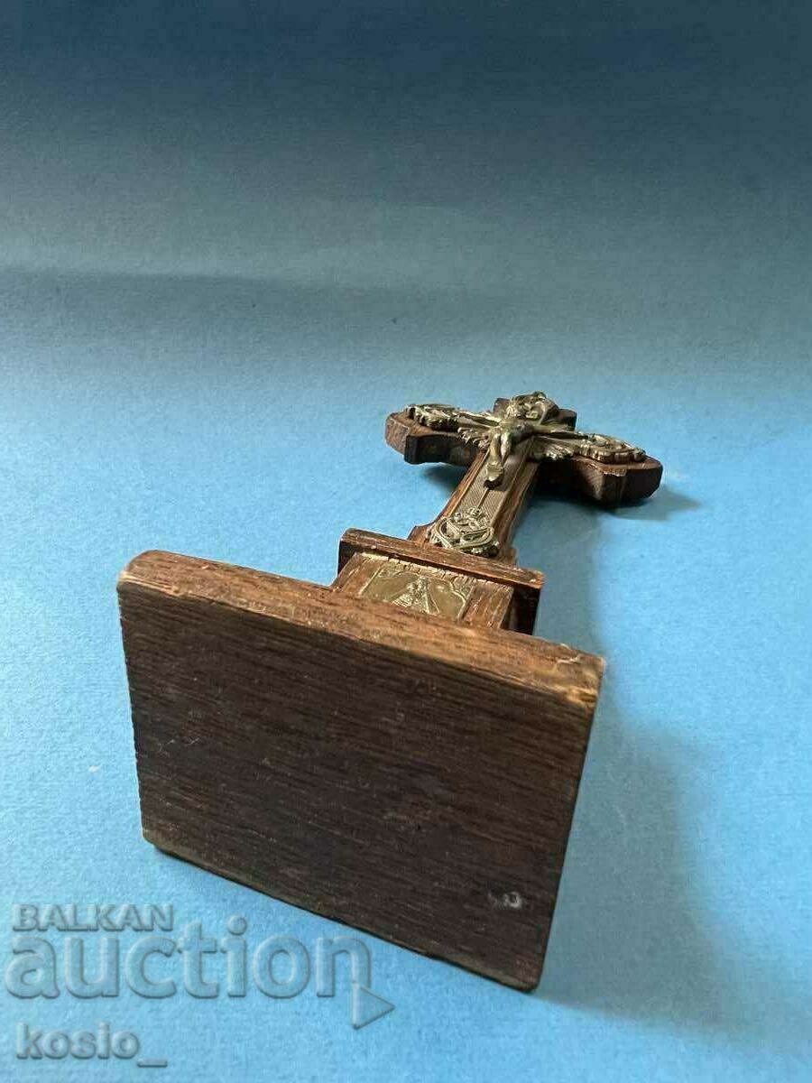 Table cross - 5 Table cross - 5