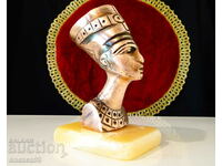 Медна статуетка Нефертити,оникс.