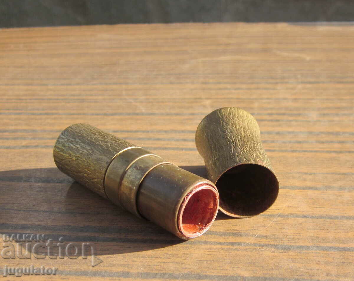 old bronze box of Bulgarian lipstick with price 15.00 BGN | € 7.67