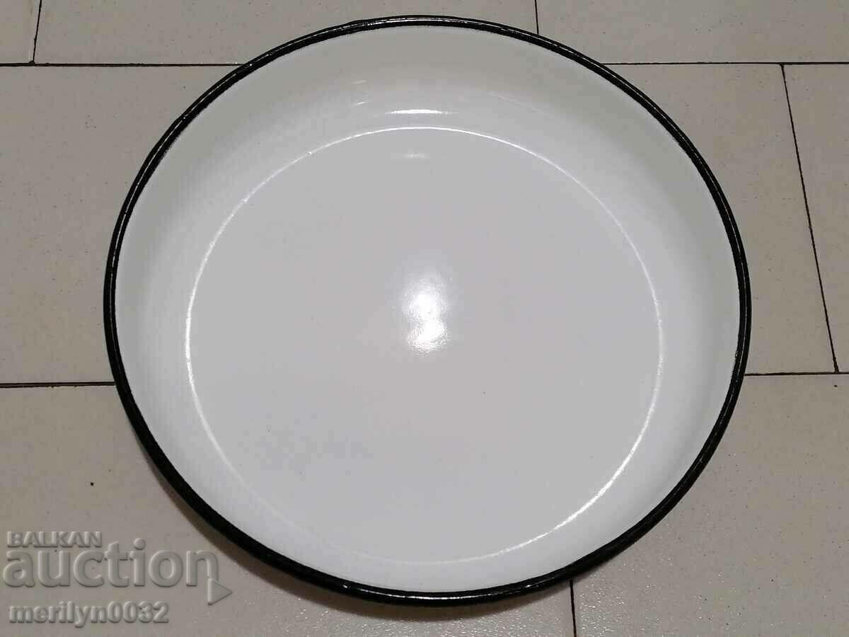 Enamel pot of sotsa pan casserole dish with enamel with price 44.00 BGN | € 22.50 Enamel pot of sotsa pan casserole dish with enamel with price 44.00 BGN | € 22.50