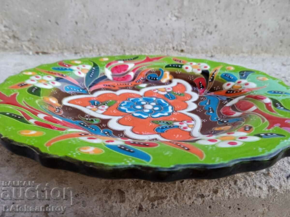 Παράδοση Όμορφη ζωγραφισμένη πλάκα τοίχου Παράδοση Όμορφη ζωγραφισμένη πλάκα τοίχου