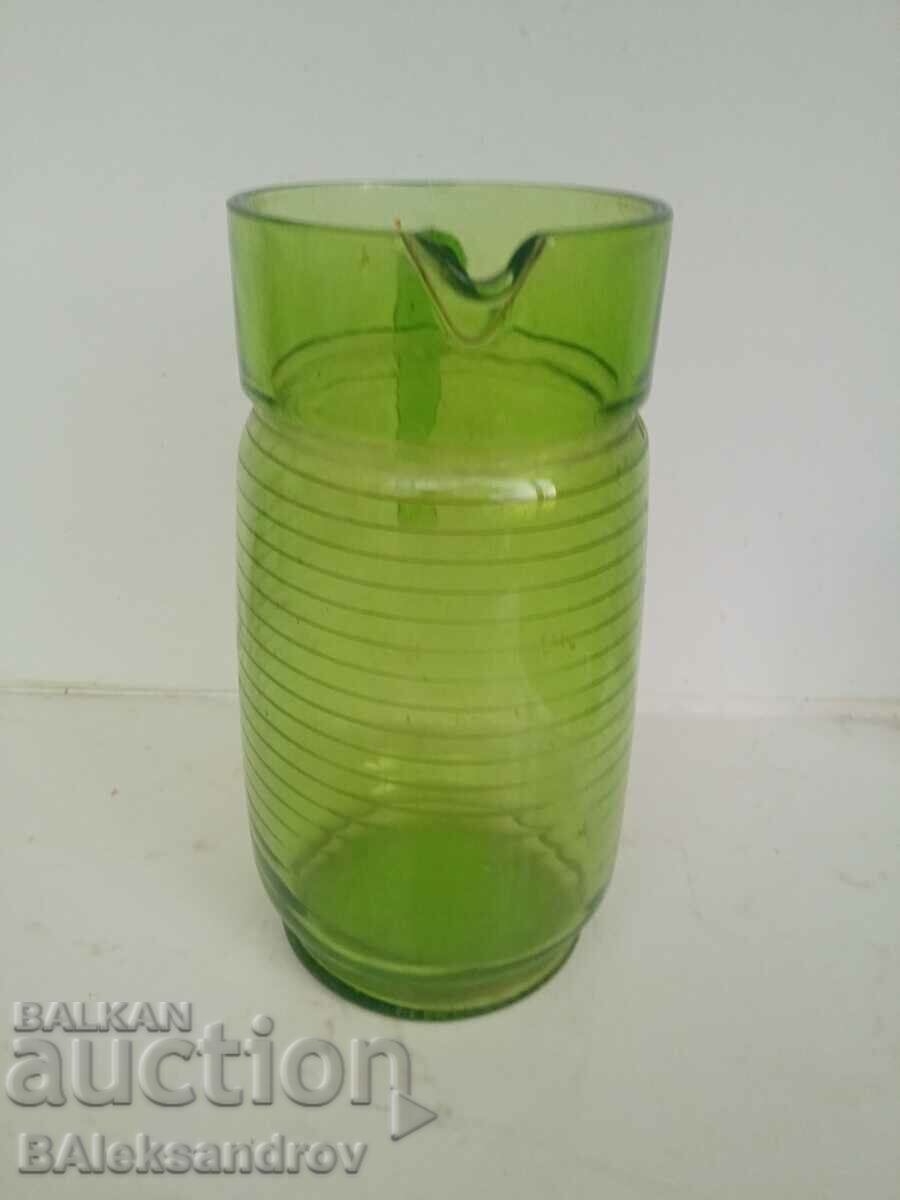 Cană mare din sticlă verde cu preț 12.00 BGN | € 6.14