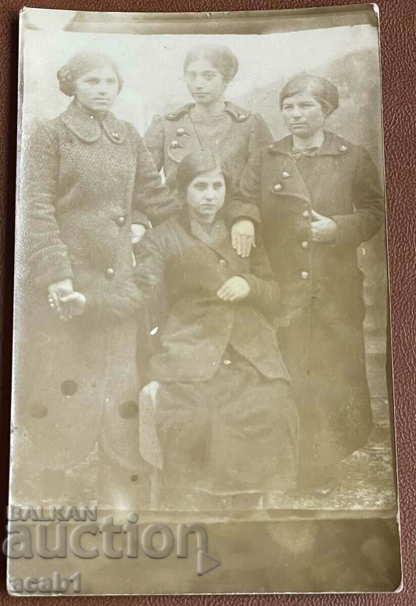 Classmates 1913-1914 with price 9.99 BGN | € 5.11 Classmates 1913-1914 with price 9.99 BGN | € 5.11