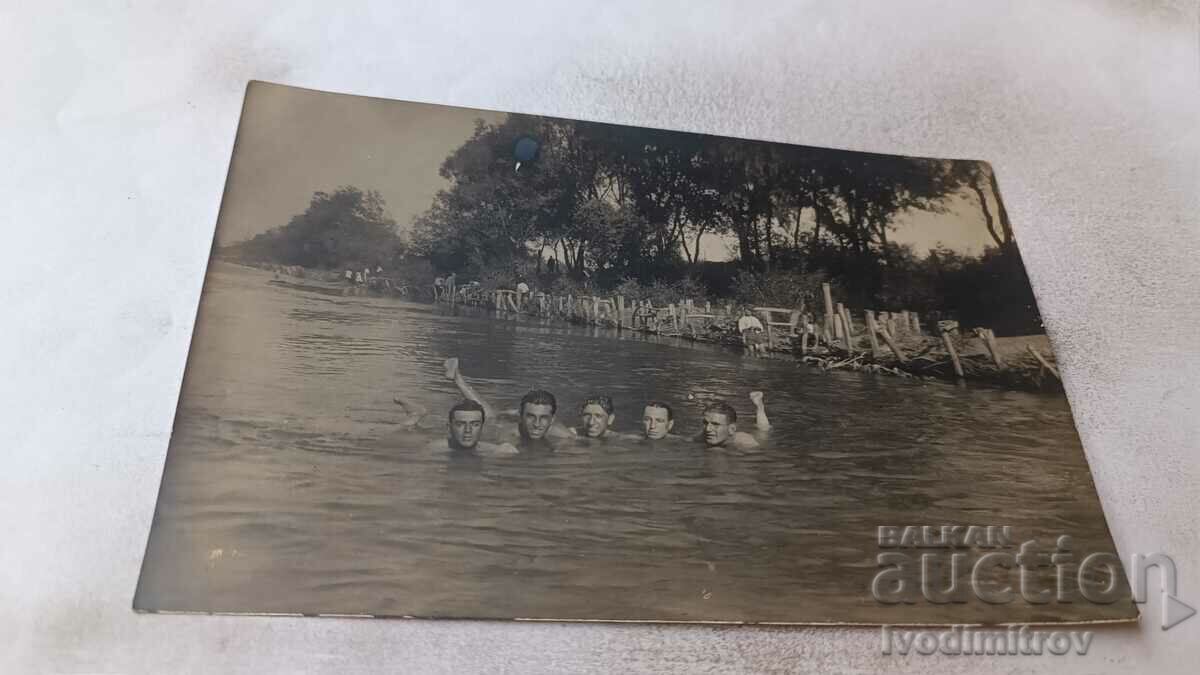 Dna Plovdiv Cinci tineri care fac baie în râul Maritsa 1928