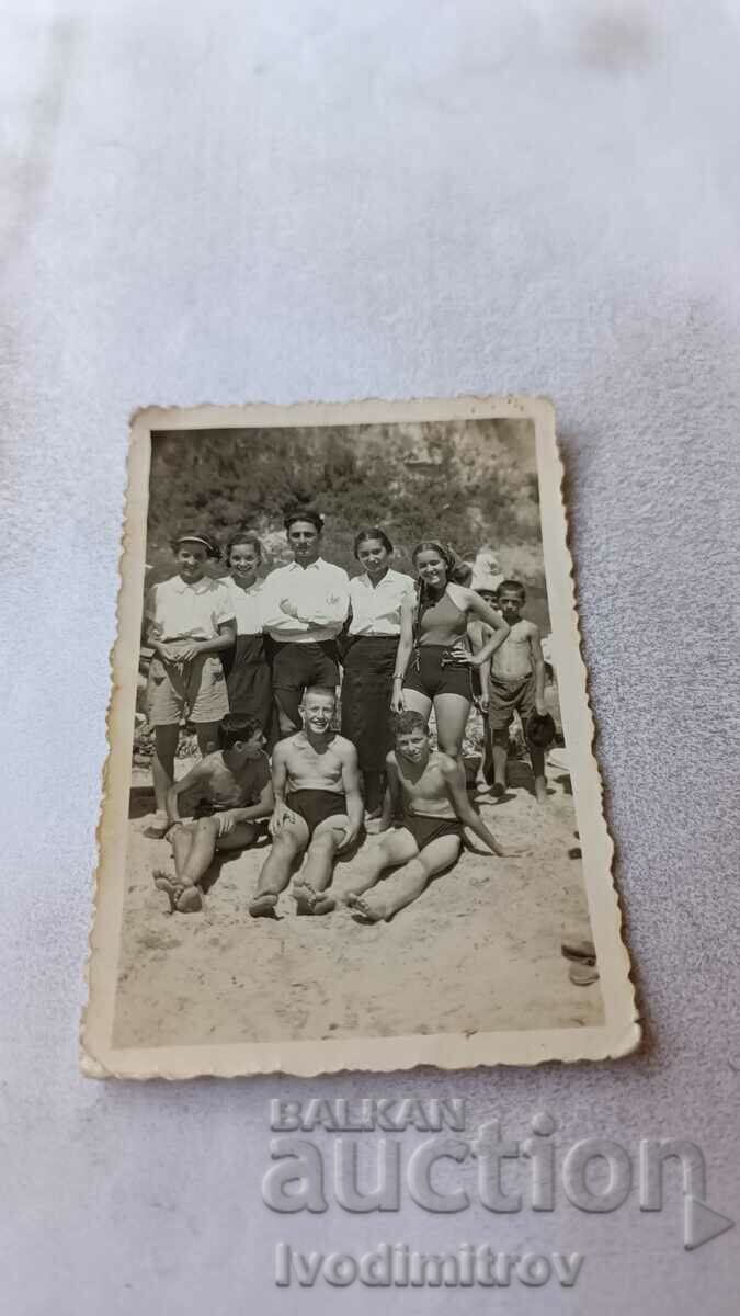 Fotografie Varna Bărbat fete și băieți pe plajă 1936