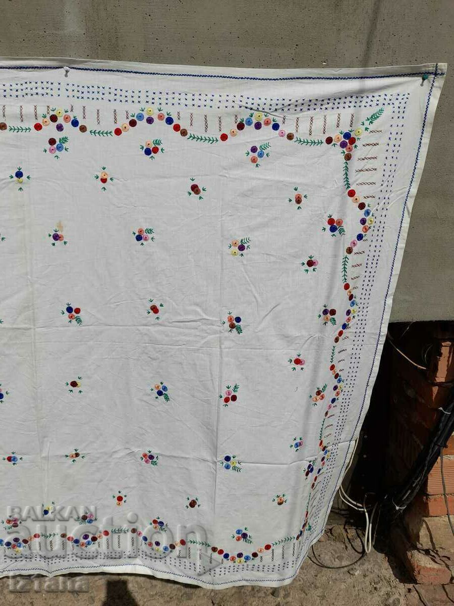 Delivery of Old embroidered tablecloth