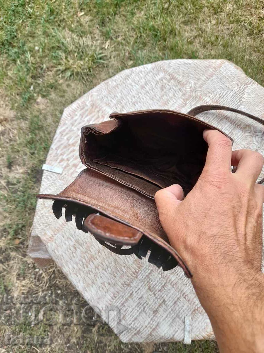 Old lady's leather bag - 6