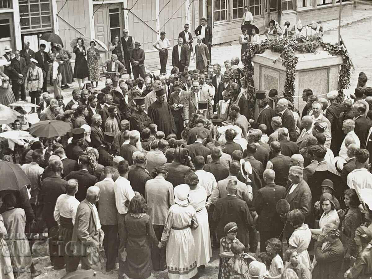 Auction  Priests Event photo Photo Lazarkevich Mesemvria