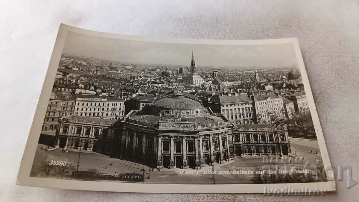 P K Wien Blick voin Rathaus auf das Burgtheater