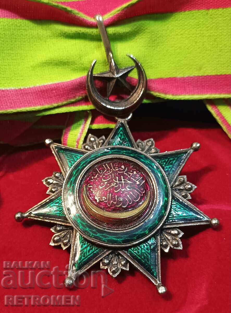 Турски орден "Османие" III ,степен на шия.