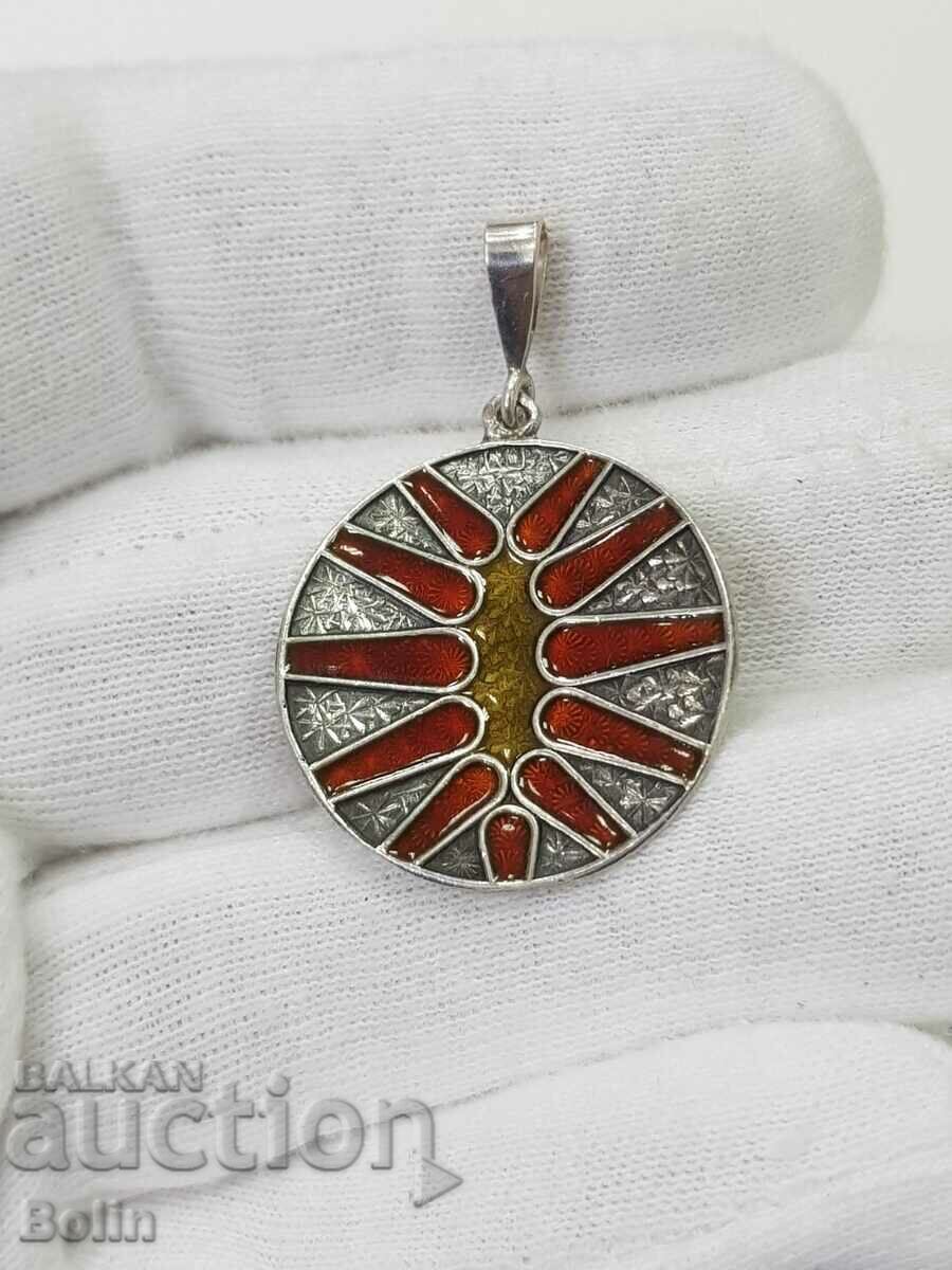 Delivery of Beautiful silver Art medallion with enamel 925 BC. Delivery of Beautiful silver Art medallion with enamel 925 BC.