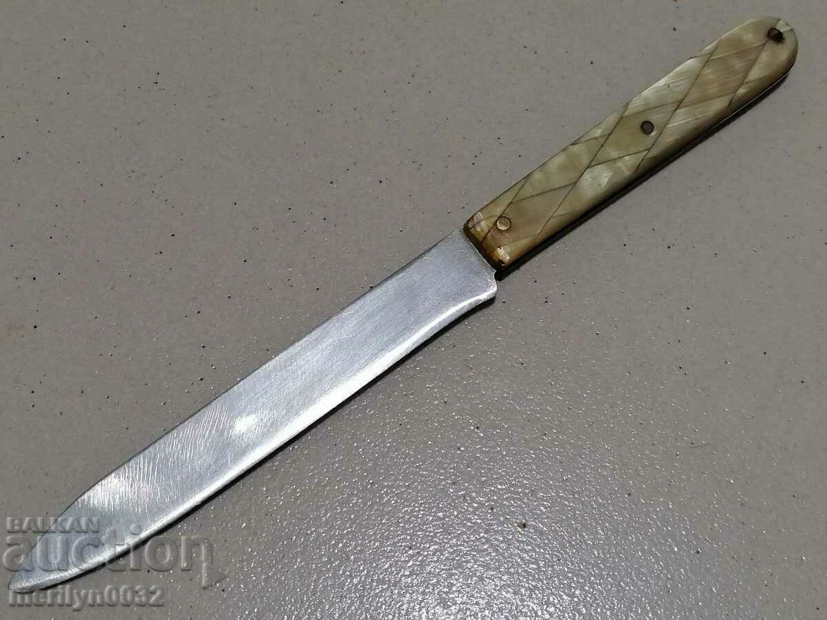 Παλιό μαχαίρι με λεπίδα καταλίνης