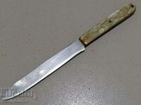 Стар нож с чирени от каталин острие