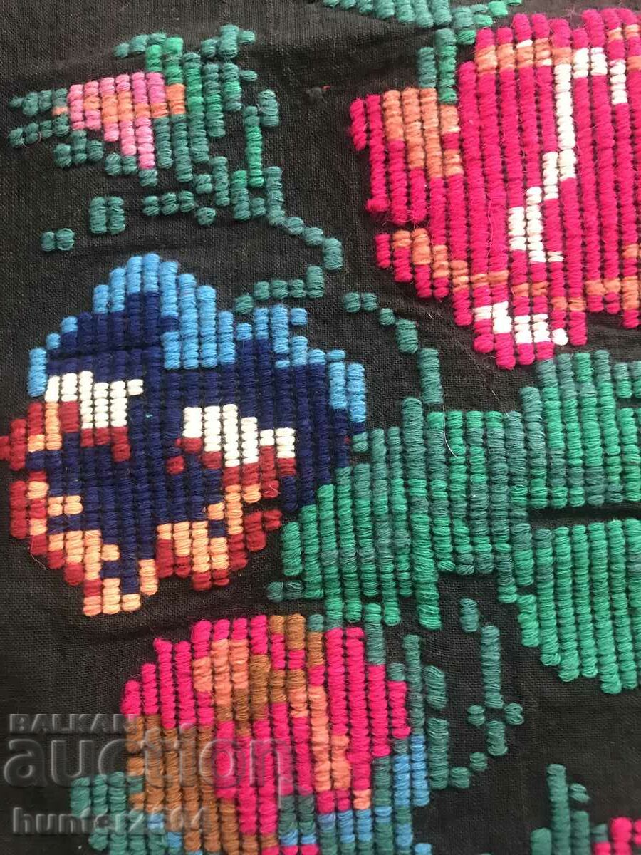 Ποδιά-62/60 εκ., κεντημένη με τιμή 29.95 BGN | € 15.31 Ποδιά-62/60 εκ., κεντημένη με τιμή 29.95 BGN | € 15.31