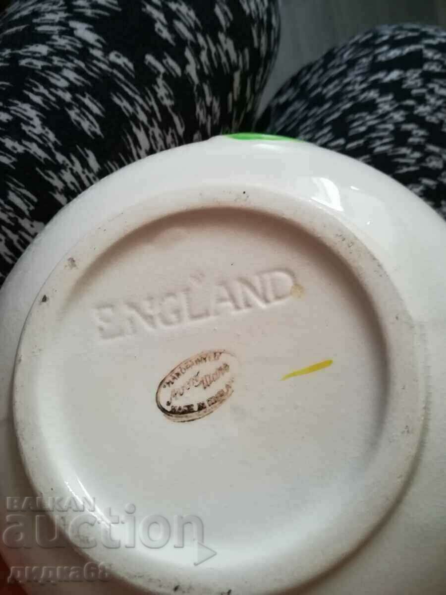 A beautiful embossed England porcelain teapot - 5 A beautiful embossed England porcelain teapot - 5