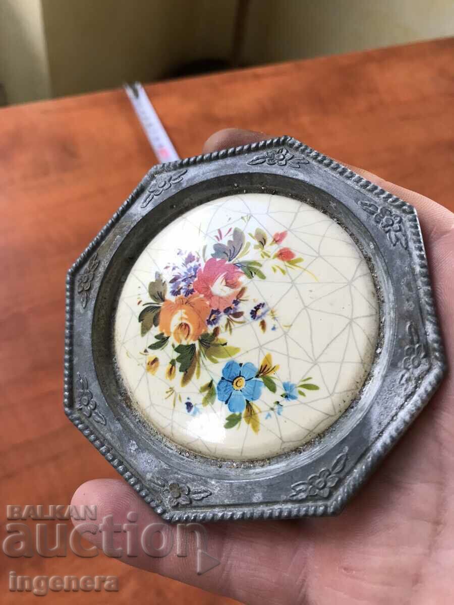 PANEL METAL FLOWERS with price 5.00 BGN | € 2.56 PANEL METAL FLOWERS with price 5.00 BGN | € 2.56