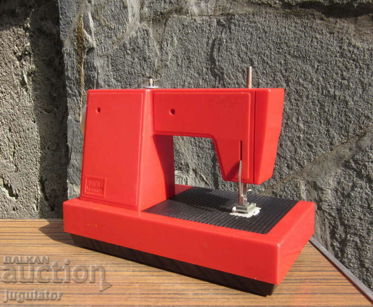 old German children's toy piko sewing machine - 6 old German children's toy piko sewing machine - 6