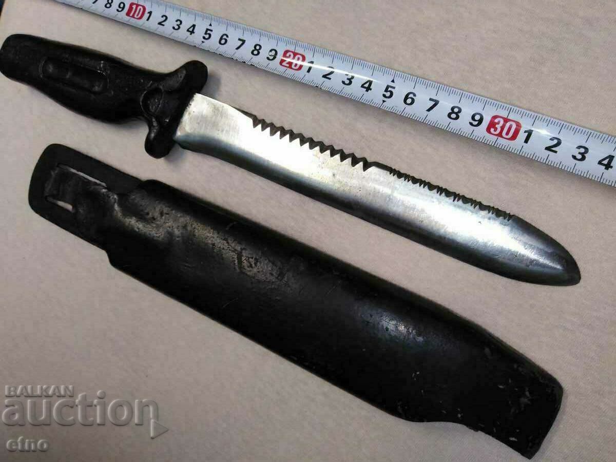 OLD DIVING KNIFE WITH THE ORIGINAL CAN - 6 OLD DIVING KNIFE WITH THE ORIGINAL CAN - 6