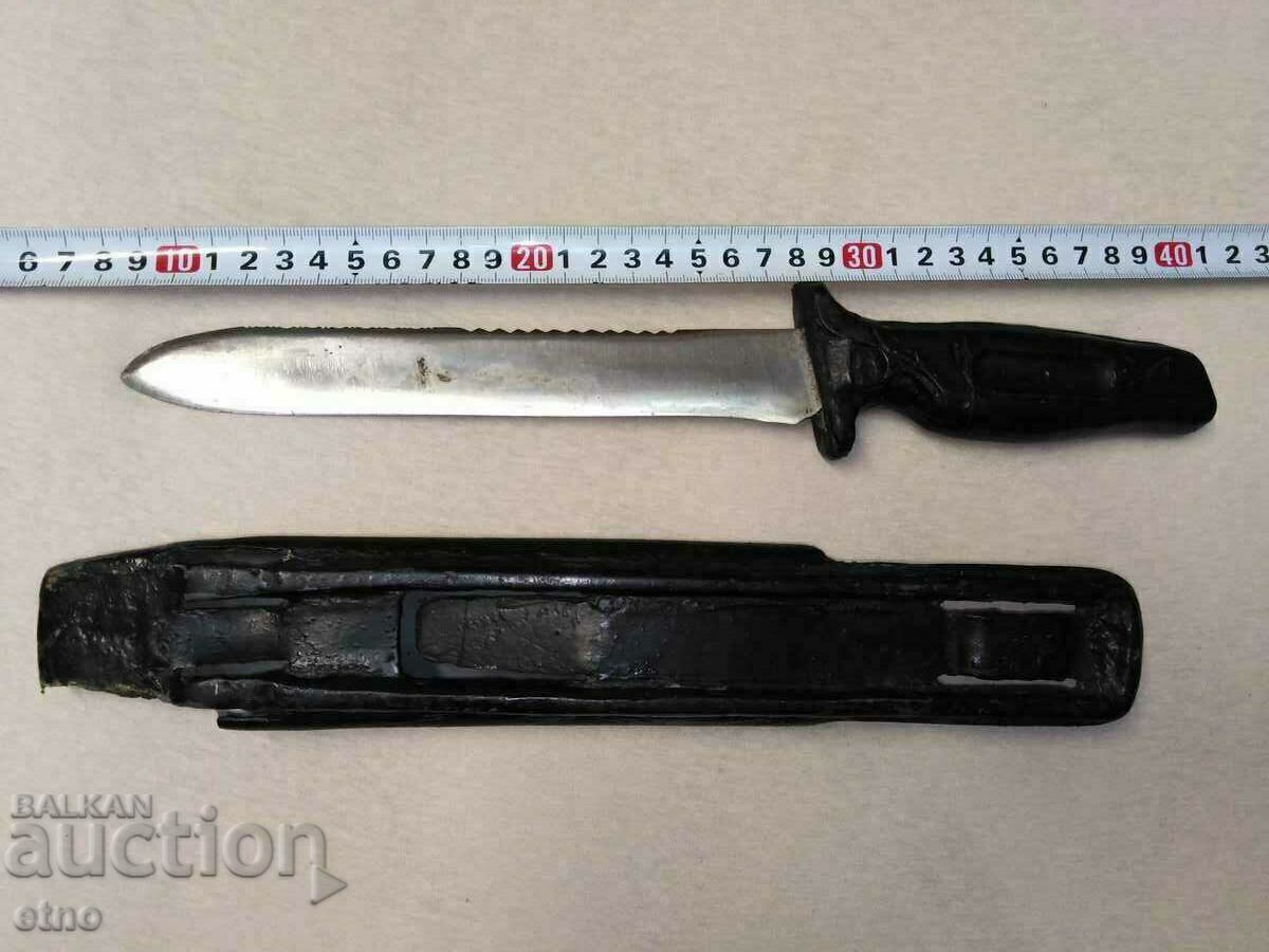 OLD DIVING KNIFE WITH THE ORIGINAL CAN - 7 OLD DIVING KNIFE WITH THE ORIGINAL CAN - 7