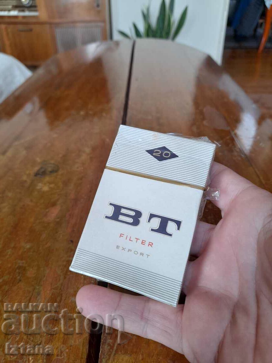 Ένα παλιό κουτί τσιγάρα BT με τιμή 70.00 BGN | € 35.79 Ένα παλιό κουτί τσιγάρα BT με τιμή 70.00 BGN | € 35.79