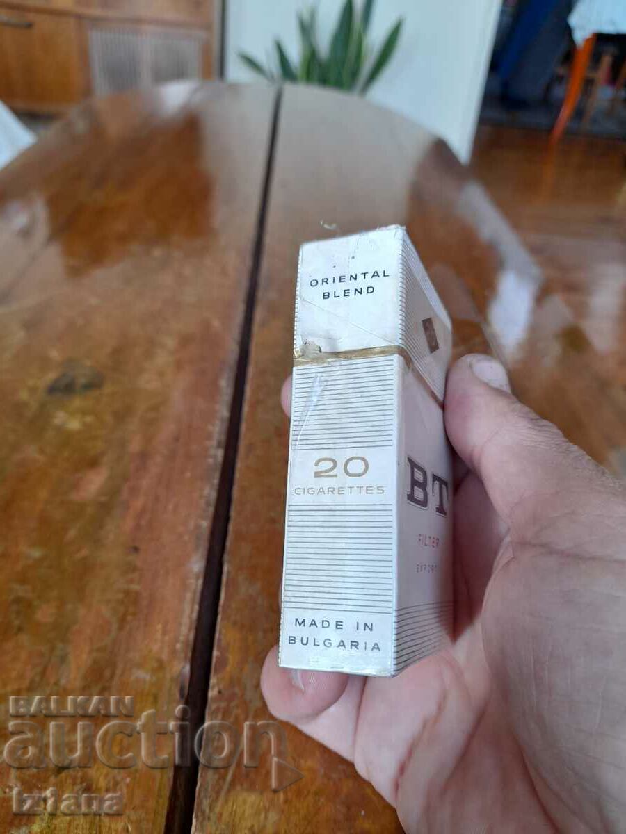Ένα παλιό κουτί τσιγάρα BT - 5 Ένα παλιό κουτί τσιγάρα BT - 5