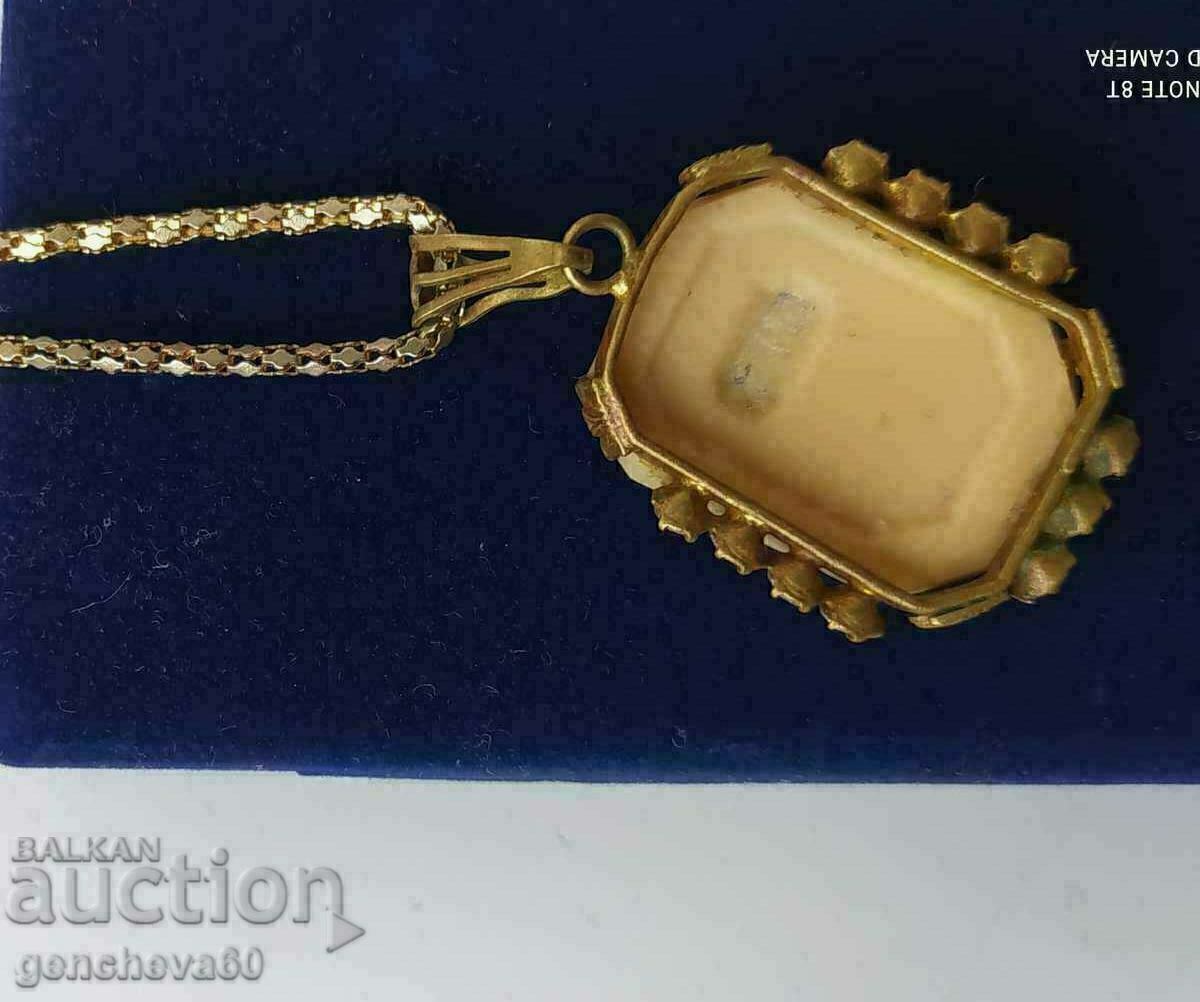 Delivery of Antique necklace with original cameo/markings Delivery of Antique necklace with original cameo/markings