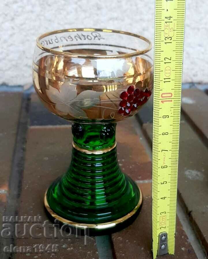 Delivery of Two wine glasses Delivery of Two wine glasses