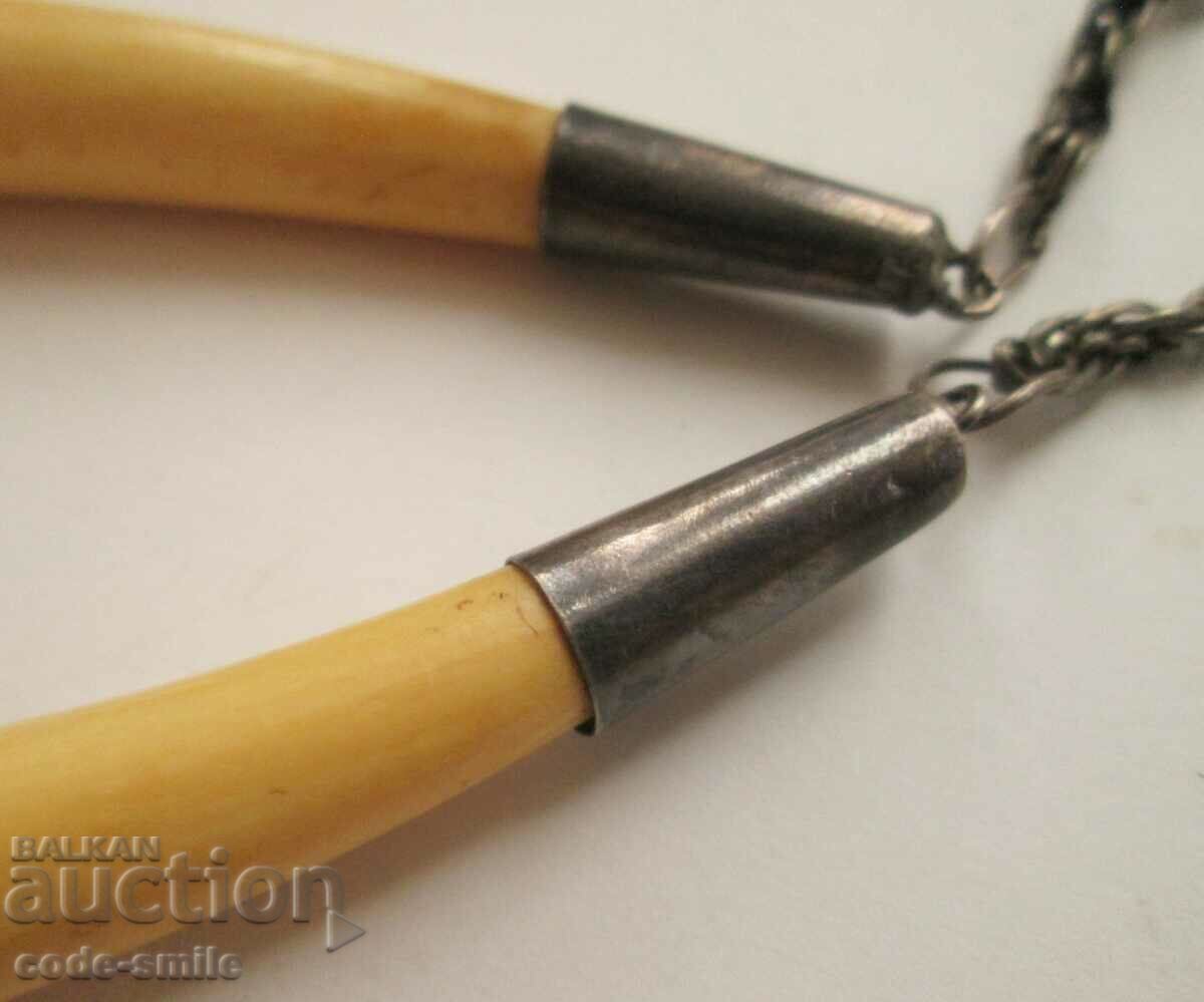 Delivery of Old Handmade Solid Ivory Silver Necklace