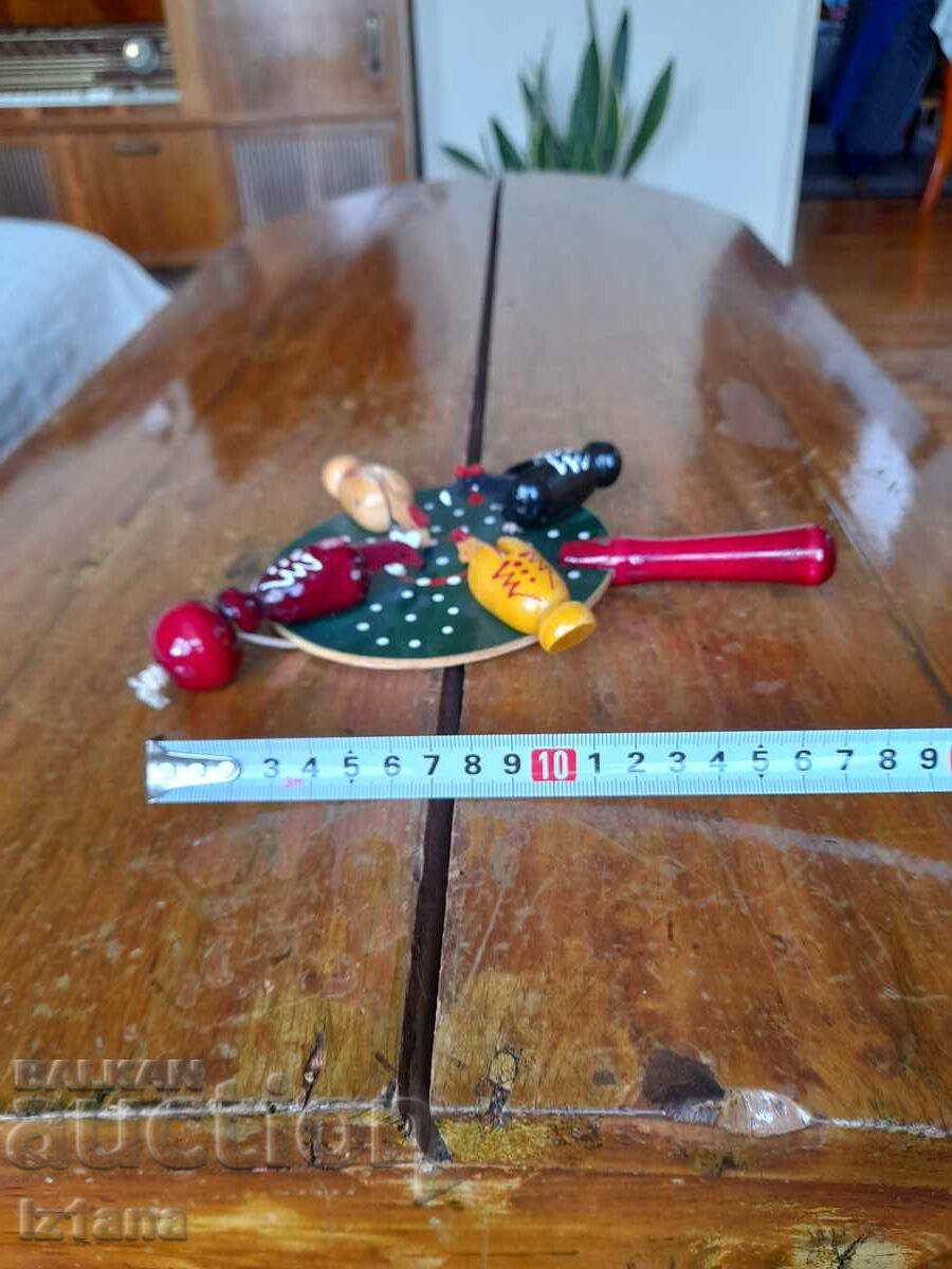 Delivery of Old Children's wooden toy Delivery of Old Children's wooden toy