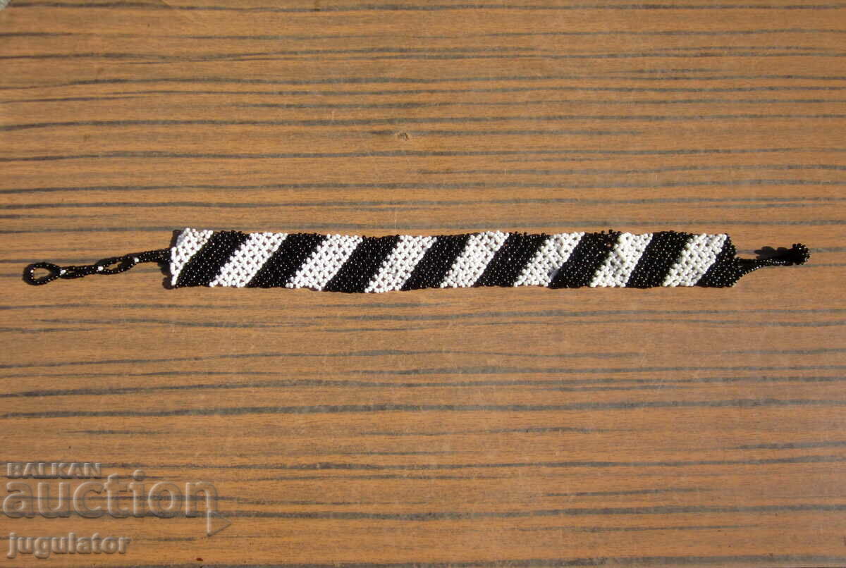 стар Български Възрожденски фолк мънистен накит прочелник с цена € 25.00 | 48.90 лв.