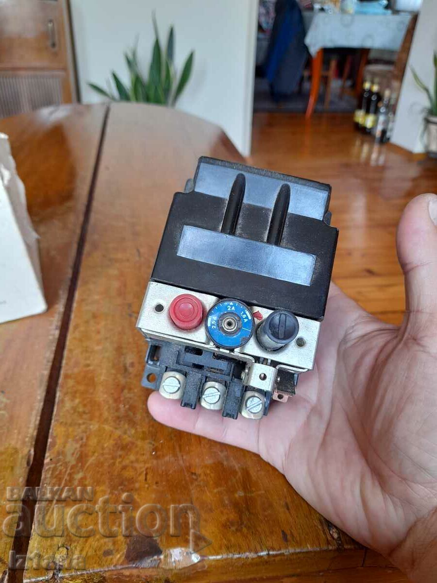 Circuit breaker AT00 with price 35.00 BGN | € 17.90 Circuit breaker AT00 with price 35.00 BGN | € 17.90