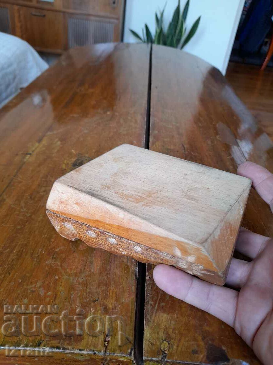 Delivery of Old wooden Rothmans ashtray